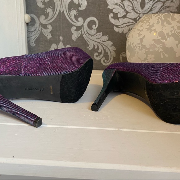 Platform Heels - Picture 2 of 3